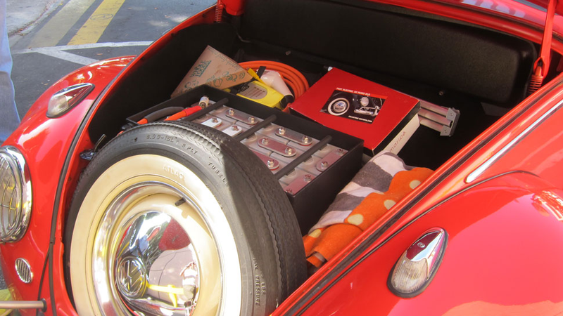 Illustration for article titled The Electric-Converted 1963 'Zelectric' VW Beetle Is A Charming EV